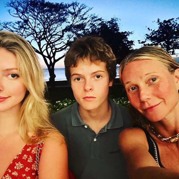 <p>Chris Martin vokalis Coldplay pernah menikah dengan aktris Gwyneth Paltrow, Bunda. Dari pernikahan tersebut, keduanya dikaruniai 2 orang anak bernama Apple Martin dan Moses Martin. (Foto: Instagram @gwynethpaltrow)<br /><br /></p>