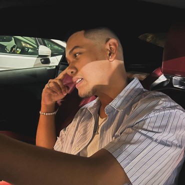 Jadi Sopir Turis di AS, Segini Penghasilan Nino Kuya