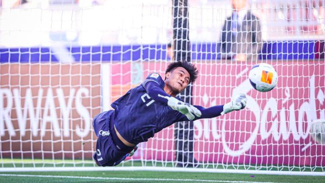 Kiper Timnas Indonesia U-23 Ernando Ari Sutaryadi mendapatkan pesan dari sang bunda, Erna Yuli Lestari, usai lolos ke semifinal Piala Asia U-23 2024.