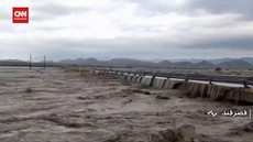 VIDEO: Banjir Bandang Terjang Tenggara Iran, 8 Orang Tewas
