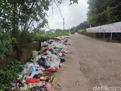 Warga Talang Kelapa Ngeluh Tumpukan Sampah, Keluarkan Bau Tak Sedap