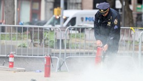 Pria yang Bakar Diri di Luar Gedung Sidang Trump Dinyatakan Tewas