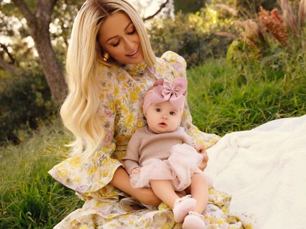 Paris Hilton Akhirnya Ungkap Wajah Anak Kedua yang Bernama London, Alasannya..