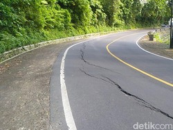 Ada Retakan di Jalur Gumitir Jember, Kendaraan Berat Diimbau Lewat Pantura