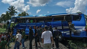 Kereta Tabrak Bus di Oku Timur Sumatera Selatan, 4 Orang Tewas