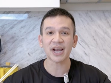 img-title Jordi Onsu Alami Kejadian Horor Saat Siaran Langsung, Meja Geser Sendiri hingga Didorong