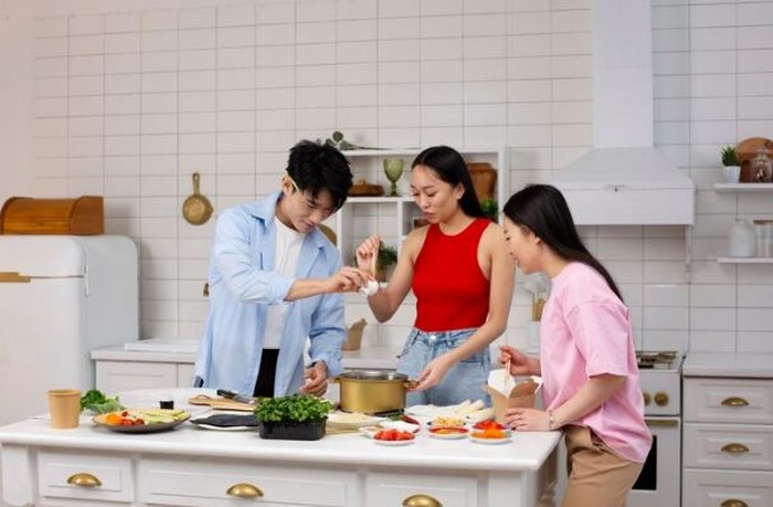 5 Tips Reuni Bareng Sahabat Jadi Berkesan, New Core Memory!