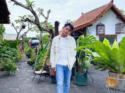 Intip 7 Potret Rumah Budi Doremi di Desa, Asri & Dikelilingi Persawahan
