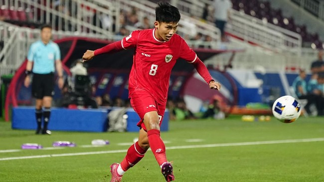 Peluang penalti Timnas Indonesia U-23 lawan Uzbekistan pada menit ke-27 digagalkan VAR kontroversial pada menit ke-27 semifinal Piala Asia U-23, Senin (29/4).