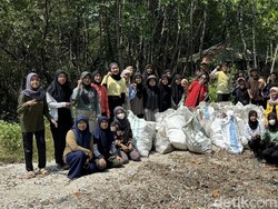 Hari Bumi, Aktivis Lingkungan Surabaya Ajak Kurangi Plastik Sekali Pakai