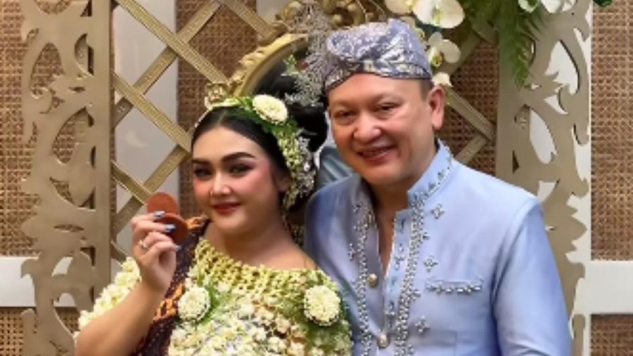 Ari Sigit dan Suci Winata Ari Sigit dan Suci Winata