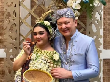 img-title 7 Anak Ari Sigit dari Keempat Istri, Ada yang Baru Lahir