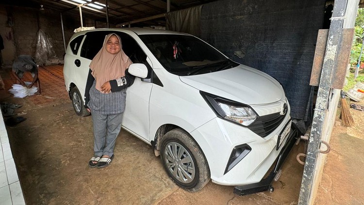 Bos Keripik Singkong Cipuy Renyah, Encih
