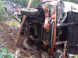 Terungkap! KIR Bus Rombongan Wisata Terguling di Siluk Imogiri Ternyata Mati