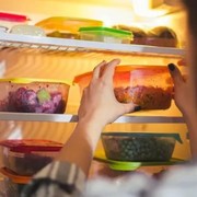 8 Cara Menghangatkan Makanan yang Baru Dikeluarkan dari Kulkas, Agar Rasanya Tetap Enak!