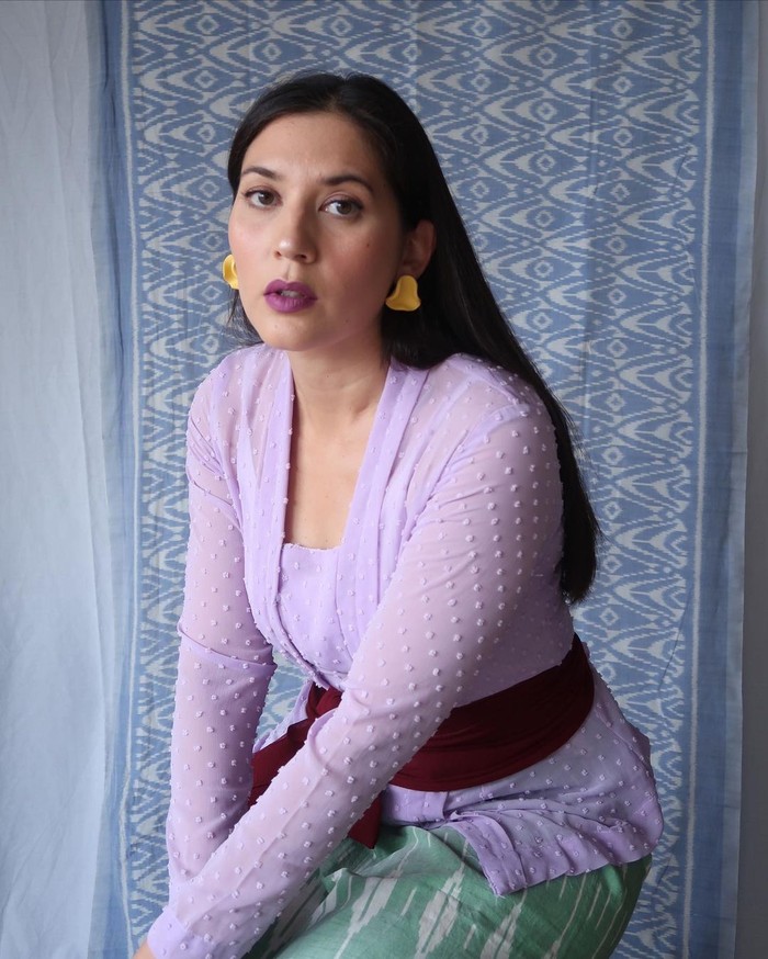 Hannah Al Rashid 5 Artis Rayakan Hari Kartini 2024 dengan Kebaya