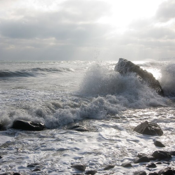 Ilustrasi tsunami Aceh/Foto: freepik.com/nikitabuida