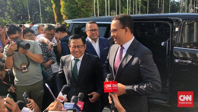 Anies Baswedan-Muhaimin Iskandar (AMIN) tiba di Gedung Mahkamah Konstitus untuk menghadiri putusan sengketa Pilpres 2024.
