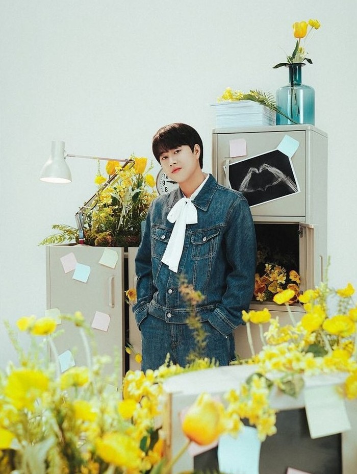 Pemenang juara tiga di Sing Again, solois sekaligus penulis lagu berbakat ini dikenal memiliki suara yang khas dan merdu. Memulai debut tahun 2018, Lee Mu Jin telah menjadi bagian dari BPM Entertainment sejak 2022./ Foto: instagram.com/bpm_ent_official