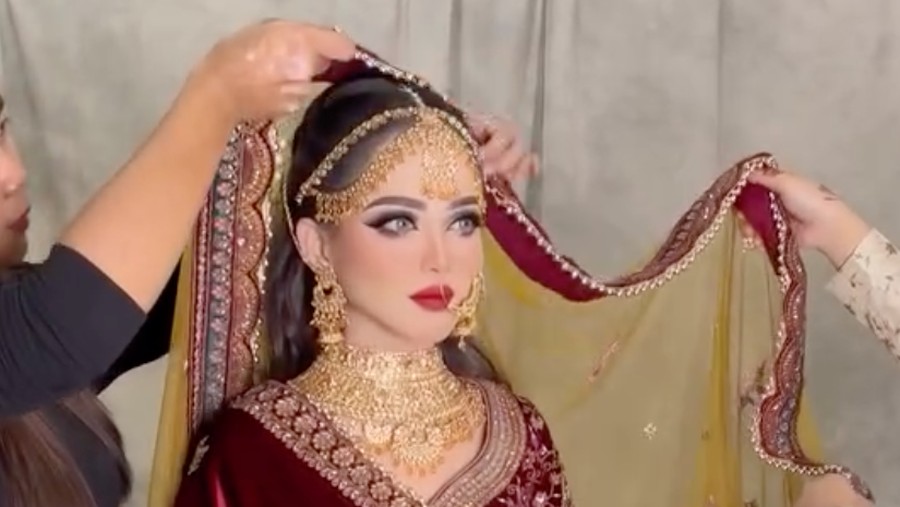 Putri Isnari