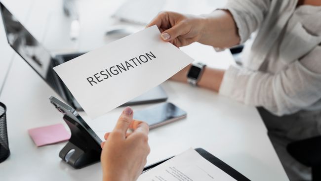 Pertimbangkan 5 Hal Ini Sebelum Memutuskan untuk Resign, Biar Nggak Menyesal Belakangan