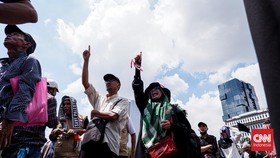 Longmars Massa Tolak Putusan MK ke Istana Dibelokkan, Demo Bubar
