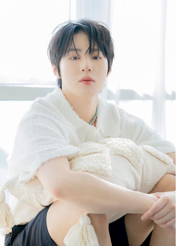 Sebelum berkarier sebagai solois, Ha Sung Woon sempat debut bersama Wanna One selama 1 tahun 4 bulan. Penyanyi yang baru saja menyelesaikan wamil ini pun memutuskan untuk bergabung dengan BPM Entertainment pada Desember 2021./ Foto: instagram.com/bpm_hsw