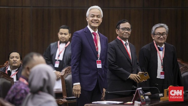 Ganjar Pranowo dan Mahfud MD mengucapkan selamat bekerja kepada Prabowo Subianto dan Gibran Rakabuming Raka yang akan menjadi presiden-wakil presiden