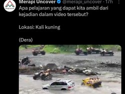 Nekat Terabas Jalur Jip Merapi, Mobil Wisatawan Terjebak di Kali