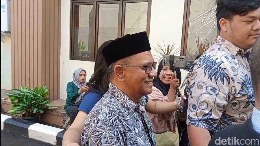 ayah teuku ryan
