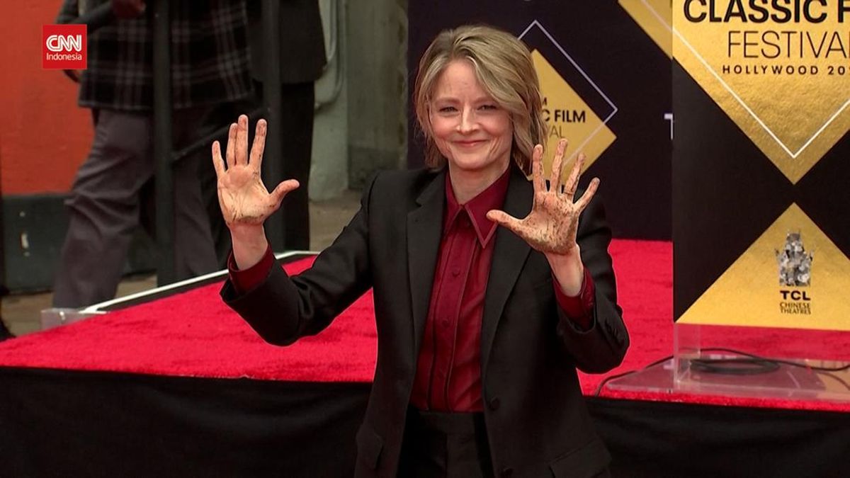 VIDEO: Impian Masa Kecil Jodie Foster Tercapai di Hollywood Boulevard