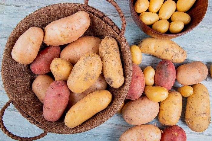 10 Jenis Makanan yang Tidak Perlu Tersimpan di Kulkas