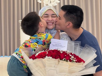 7 Potret Citra Kirana Ultah ke-30, Dirayakan Bersama Anak dan Suami