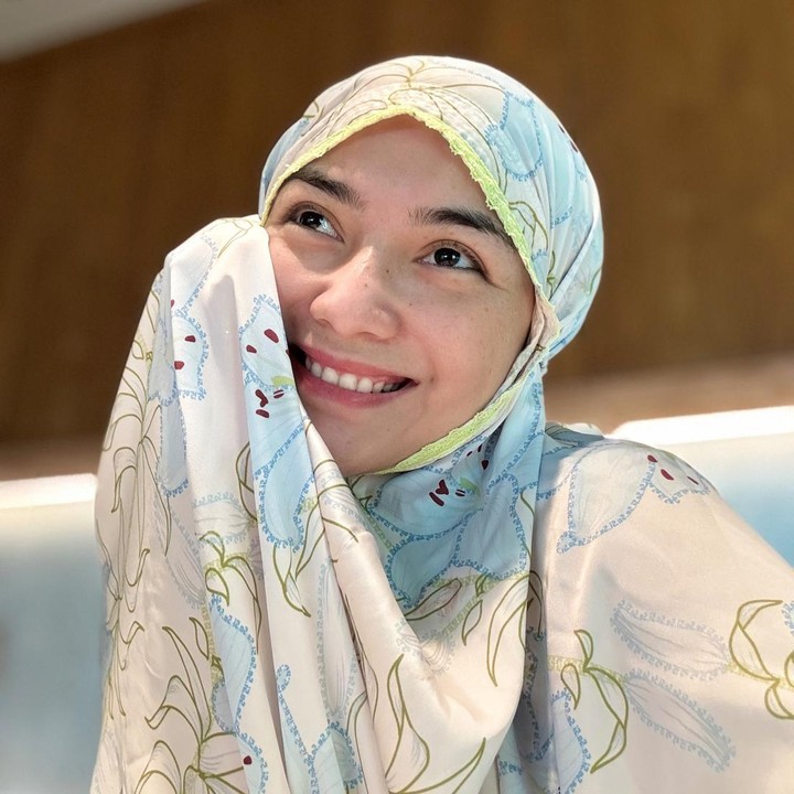 <p>Pada hari ulang tahun, Citra Kirana juga mengunggah potret selfie yang cantik. "Post selfie pertama di usia 30 tahun. Alhamdulillah, selalu bersyukur selama hidup ini diberikan kesehataan, kebahagiaan dan rezeki sama Allah SWT. Rezeki berupa keluarga yang selalu ada, sahabat yang perhatian dan berupa materi alhamdulillah," ujarnya. (Foto: Instagram @citraciki)</p>