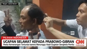 VIDEO: Relawan Prabowo-Gibran Melakukan Cukur Massal Paca Putusan MK