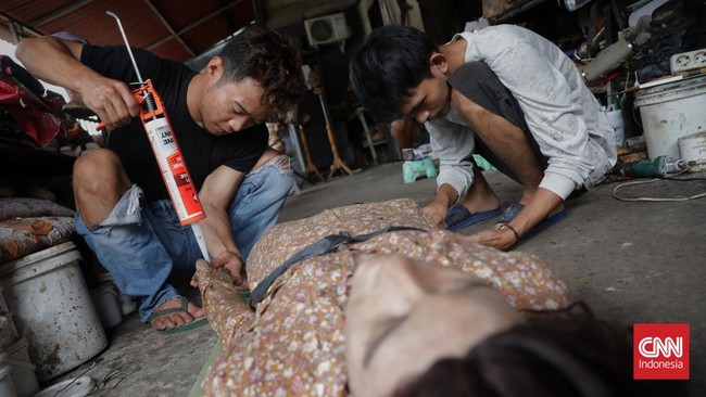 FOTO: Seniman Potongan Tubuh Buatan untuk Film Horor dan Laga