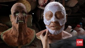 FOTO: Seniman Potongan Tubuh Buatan untuk Film Horor dan Laga