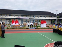 Jokowi Akan Kirim Mobil Listrik untuk Siswa SMK di Mamuju Belajar Praktik