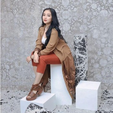 Terpopuler: Potret Istri ke-4 Ari Sigit vs Habib Bahar Gombali Pelayan Cantik