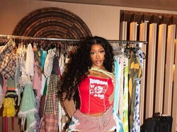 Lirik Lagu Saturn - SZA