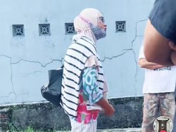 Drama di Balik Viral Emak-emak Maksa Minta Sedekah di Sukabumi