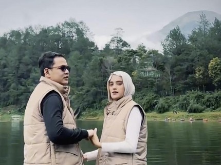 7 Potret Nadya Mustika Babymoon ke Dieng Bersama Suami, Terlihat Sangat Bahagia Bun