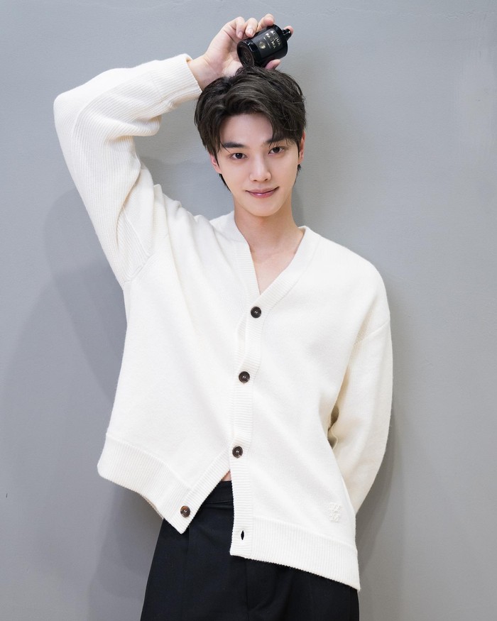 Agensi Song Kang juga umumkan jika artisnya menjalani wajib militer mulai 2 April 2024. Nah, proyek terakhirnya paling berkesan yaitu di My Demon dan Sweet Home 3./ Foto: instagram.com/songkang_b/