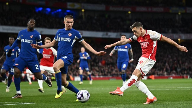Arsenal telah mencetak lebih dari 100 gol di semua kompetisi musim ini usai menang telak 5-0 atas Chelsea pada laga tunda pekan ke-29 Liga Inggris.
