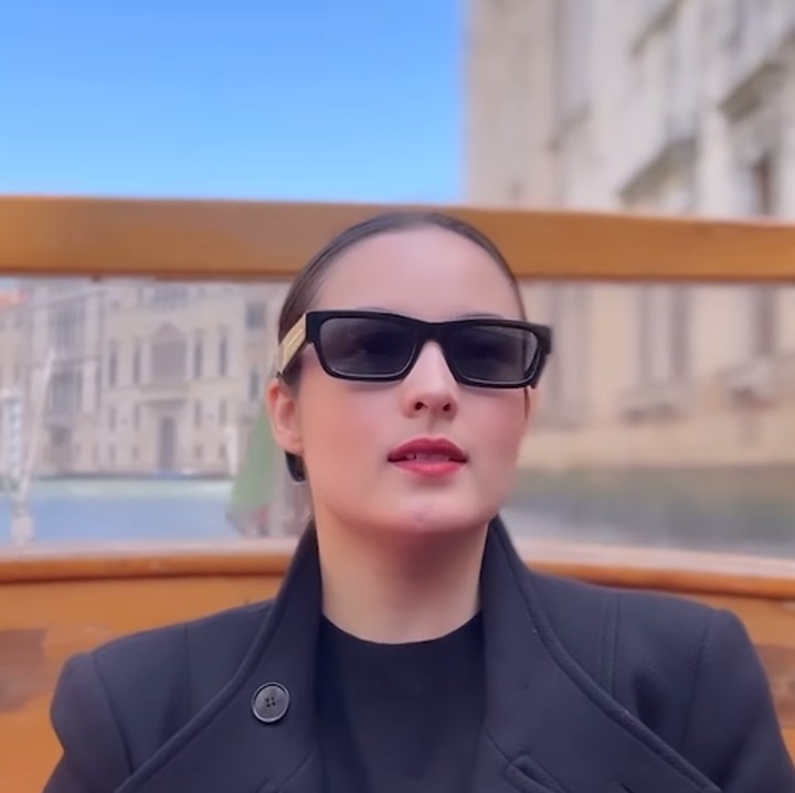 <p>Rekap perjalananku dari Venezia ke Roma, dimana aku jatuh cinta berulang kali. Setiap pemandangan mencuri hatiku dan membuatku mendambakan lebih banyak lagi," ungkapnya. (Foto: Instagram: @chelseaislan)</p>