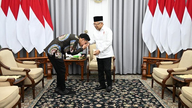 Wakil presiden terpilih Gibran Rakabuming Raka mengaku mendapat pesan soal keberlanjutan program pemerintah dari Wakil Presiden Ma'ruf Amin.