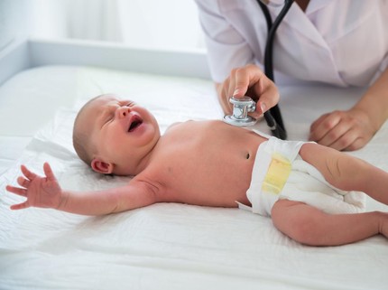7 Ciri Hiportiroid pada Bayi, Penyebab, Risiko, dan Cara Mengatasinya