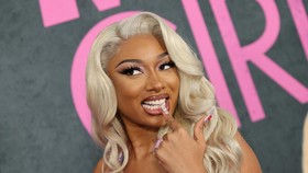 Megan Thee Stallion Digugat Imbas Paksa Staf Tonton Hubungan Seks