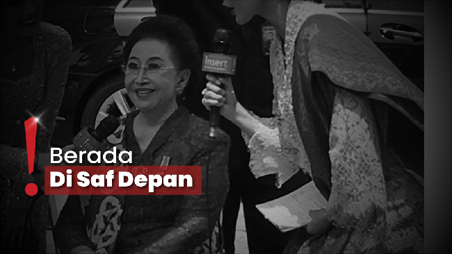 Presiden Jokowi Ikut Salati Jenazah Mooryati Soedibyo Pendiri Mustika Ratu