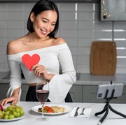 Pasti Bisa Bertahan, Ini 8 Tips Pertahankan Hubungan Jarak Jauh Meski Jarang Bertemu